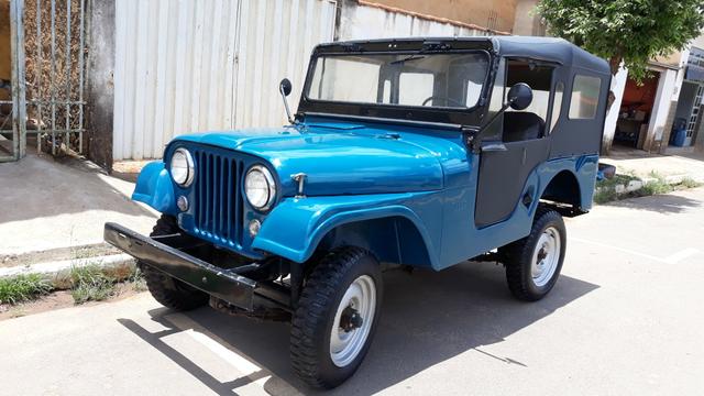Jeep Willys 1957, há mais de 25 anos guardado duvido outro igual