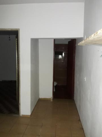 Alugo casa para aposentado