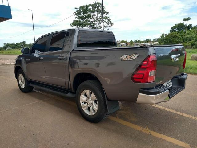 TOYOTA HILUX CD SRV 4x4 2.8 DIESEL AT 15-16 - Foto 8