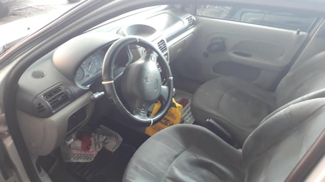 Renault Clio 1.0 16v - Foto 4