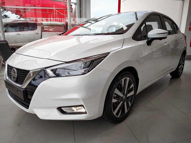 NISSAN VERSA EXCLUSIVE 1.6  FLEX   AUT 