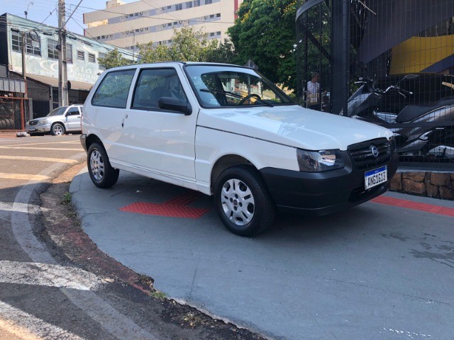 FIAT UNO EM PERFEITO ESTADO DE CONSERVAÇÃO