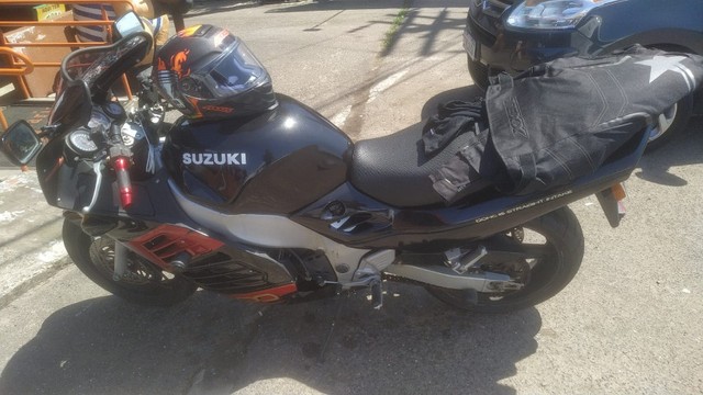 SUZUKI RF900