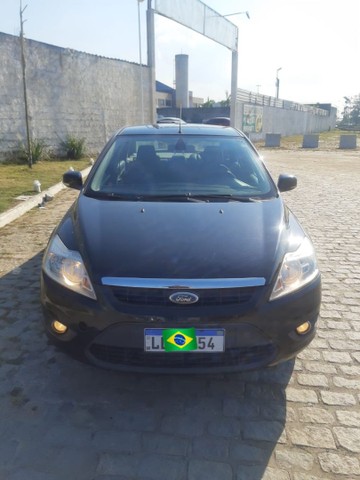 FORD FOCUS SEDAN 2.0