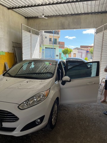 FORD FIESTA TITANIUM 2015