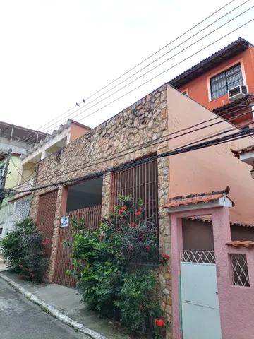 Valqueire - Casa de condomínio fechado  vila (Estrada Intendente Magalhães nº 860) com RGI