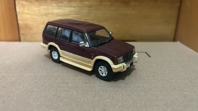 Miniatura Mitsubishi Pajero 1:43