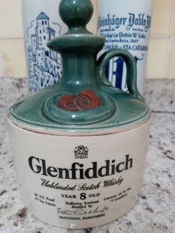 01 Garrafa Porcelana Whisky Glenfinddich, 8 anos, Verde 02 Cerâmica Ceramarte Doble W