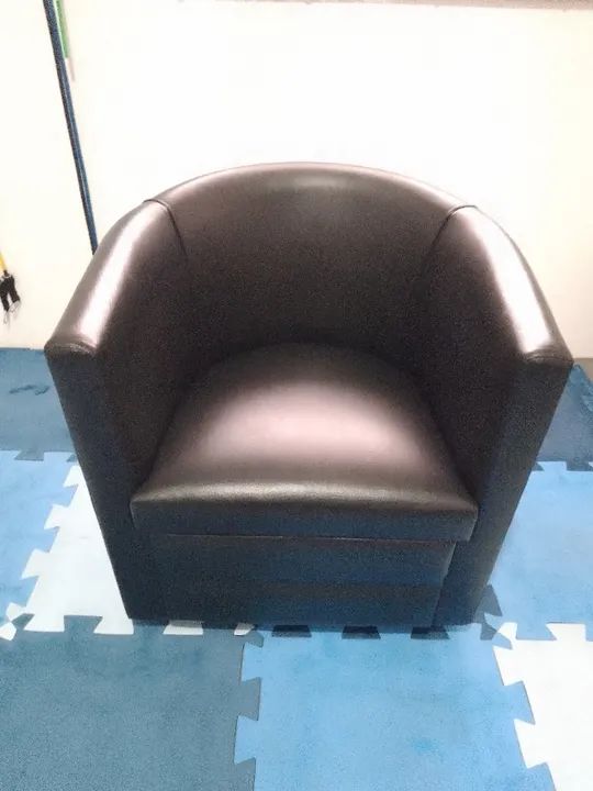 Poltrona em Corino preto  - Foto 2