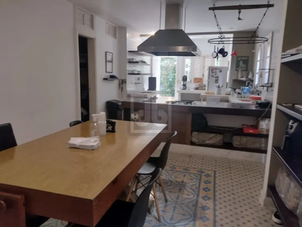 MARAVILHOSA CASA NO COSME VELHO EM RUA NOBRE COM GUARITA DE SEGURANÇA - 04 QUARTOS SENDO D