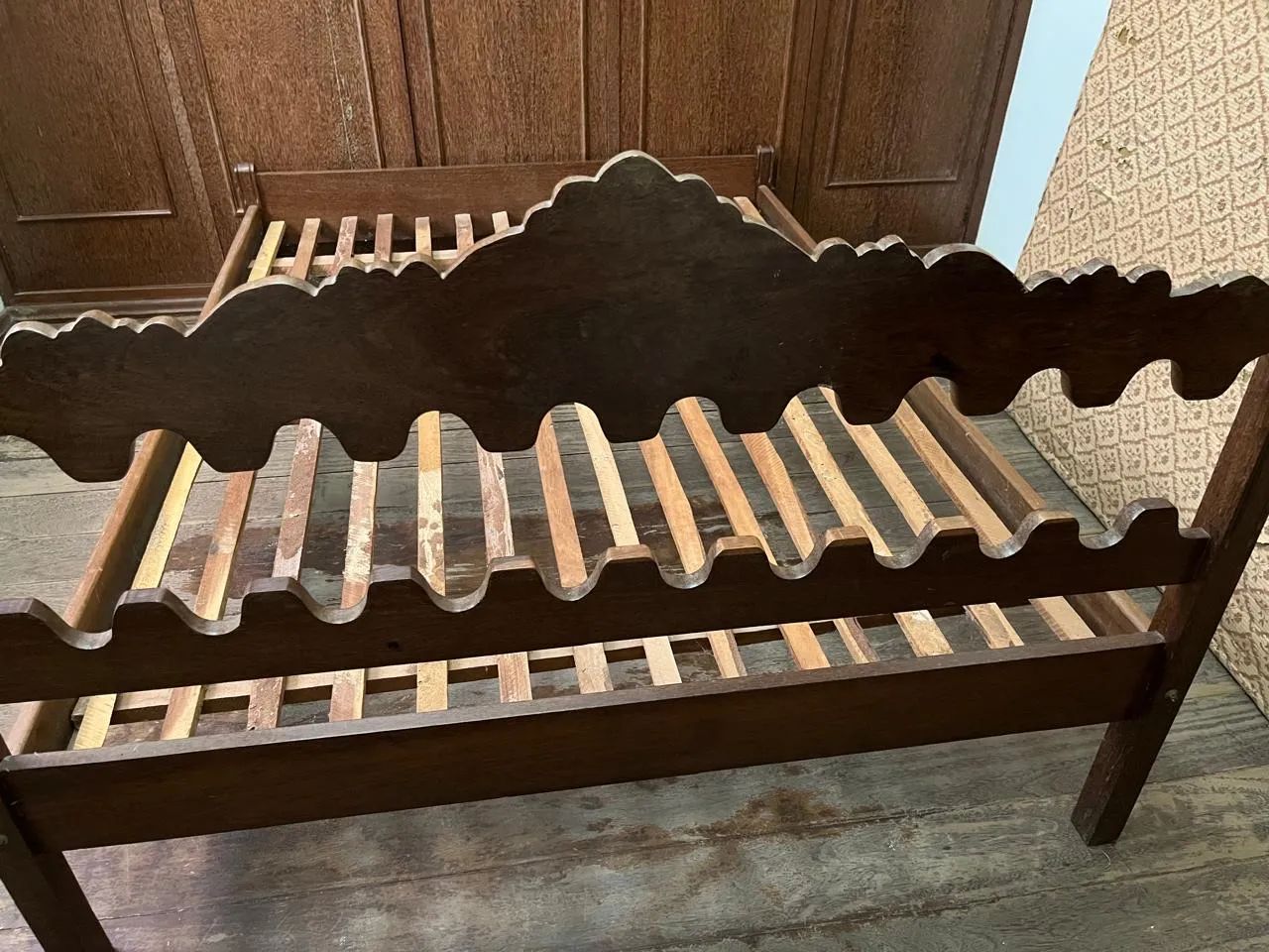 Cama de Casal de madeira maciça - Foto 4