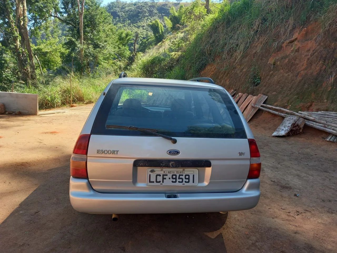 FORD ESCORT a gasolina 1998 Usados e Novos na Serra, Angra dos Reis e  região, RJ