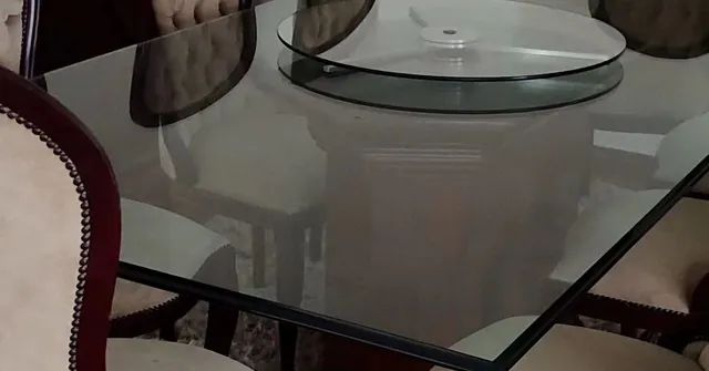 Vendo conjunto mesa luxuosa semi nova. - Foto 3