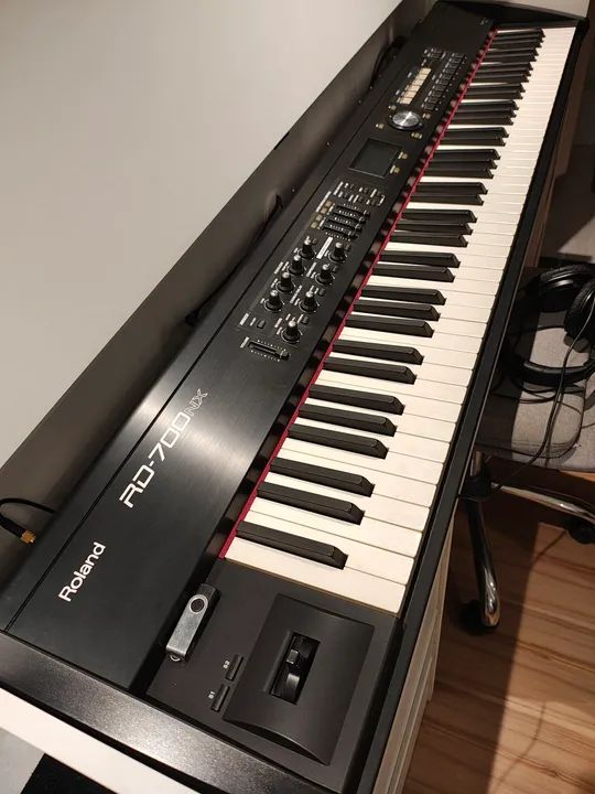 [takuoppo] 美品　Roland RD-700NX デジタルピアノ Roland RD-700NX - Instrumentos musicais - Itaquera, São Paulo