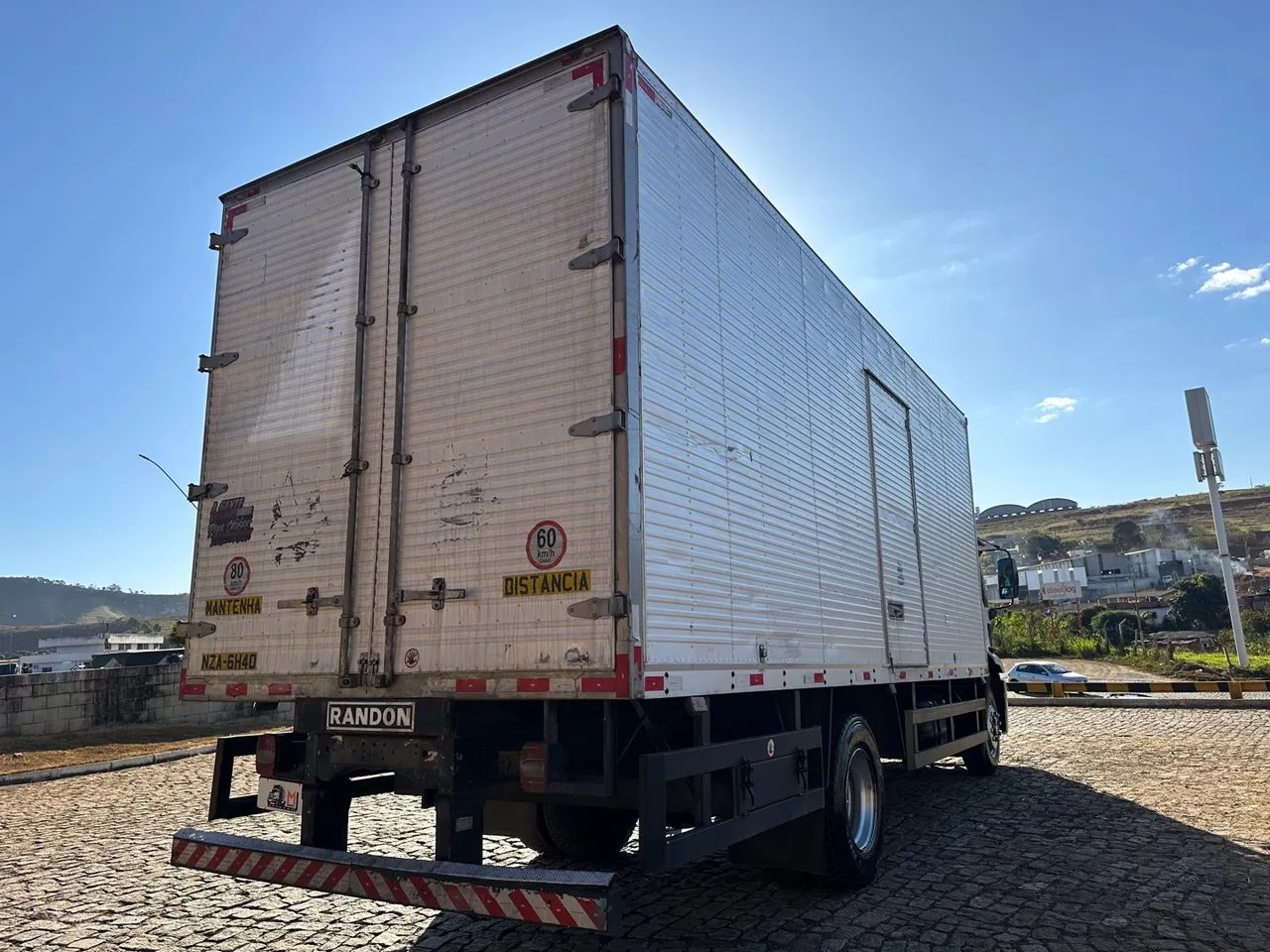 Ford cargo 1317 Baú - Foto 5