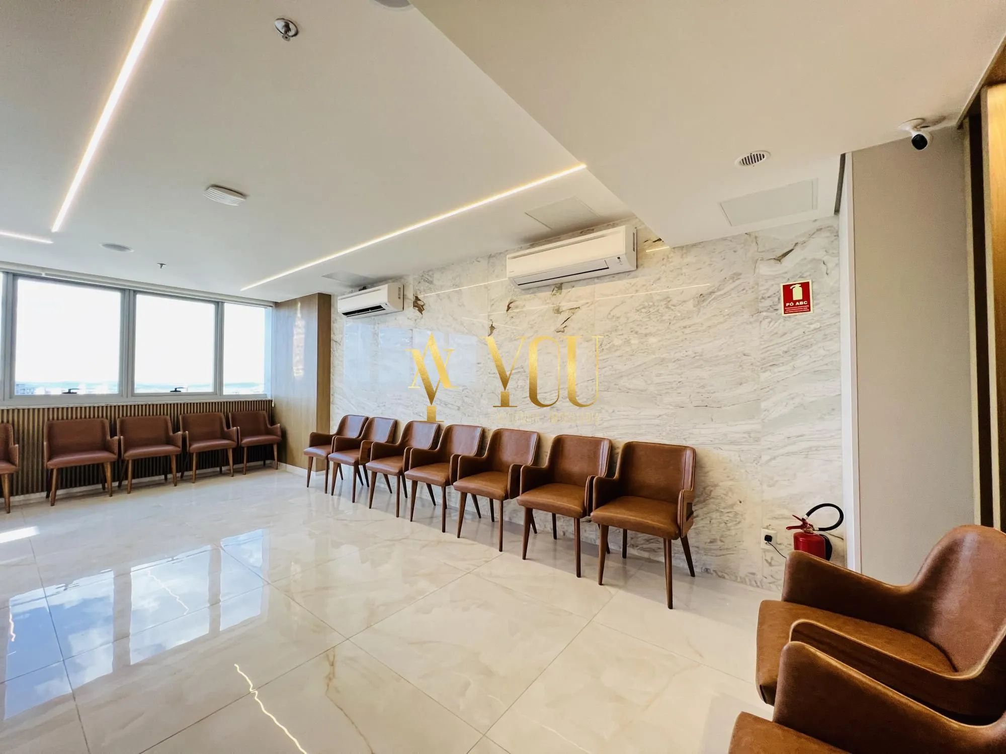 Impecável Consultório Médico em Clínica Luxuosa no Órion Complex. Aluguel por Pe - Foto 3