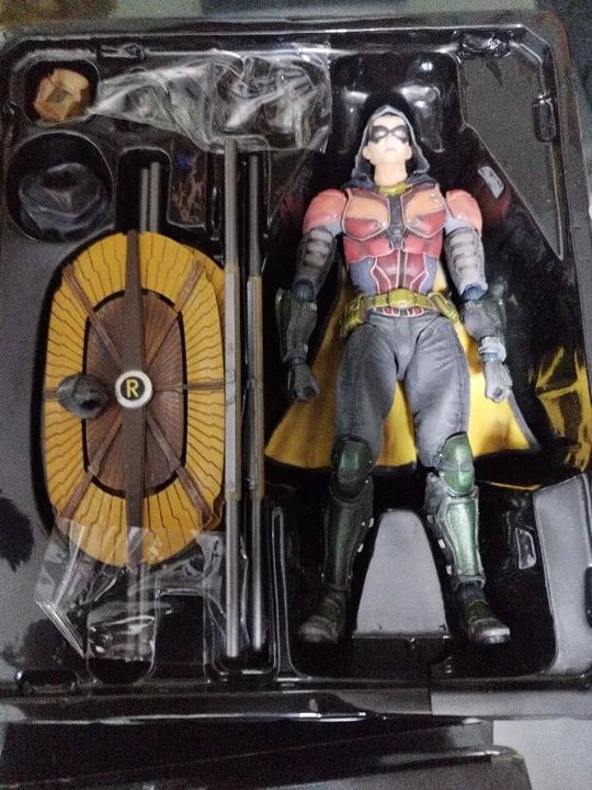 Play Arts Kai Robin Batman Arkham Knight Hobbies e coleções