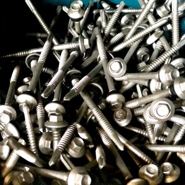 MEGA OFERTA EM METAIS: COMPRE JÁ SEUS PERFIS, PARAFUSOS E CANTONEIRAS! - Foto 2