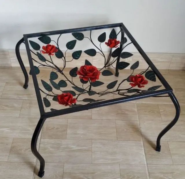 Mesa de centro com rosas Ferro 