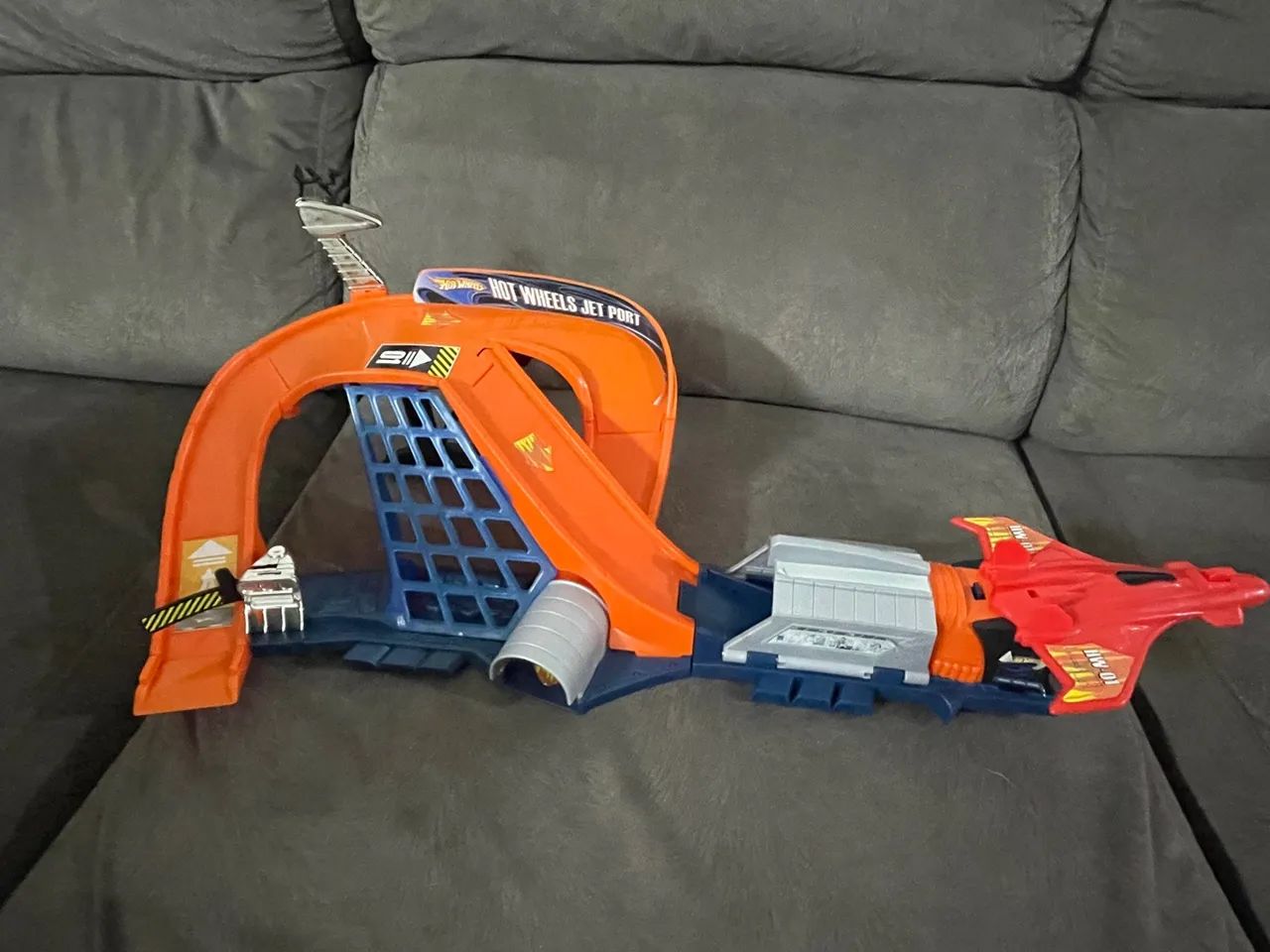 Pista HotWheels Jet Port