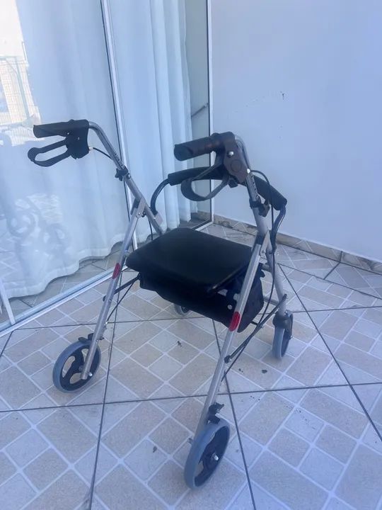 Andador com assento e freio (novo) - Foto 3