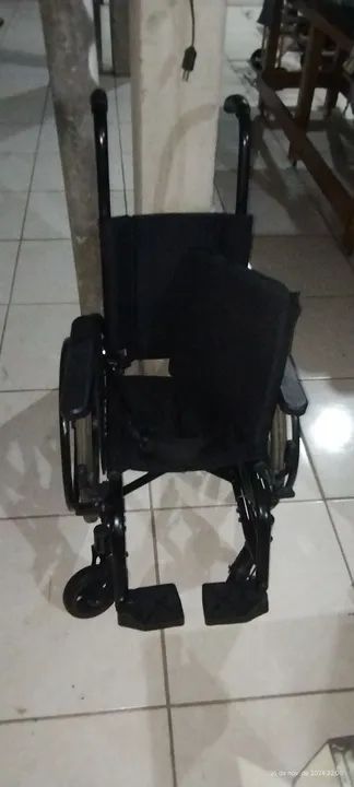 Cadeira de rodas infantil - Foto 6
