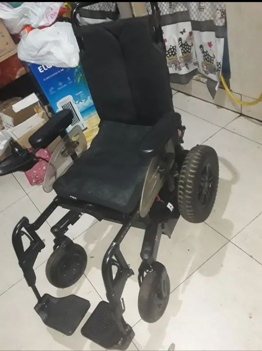 Cadeira de rodas motorizada OTTOBOCK. - Foto 3