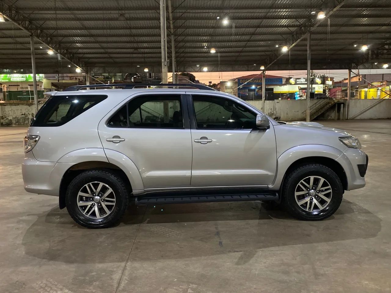 HILUX SW4 DIESEL 4x4 AUTOMATICA 2012/12  - Foto 5
