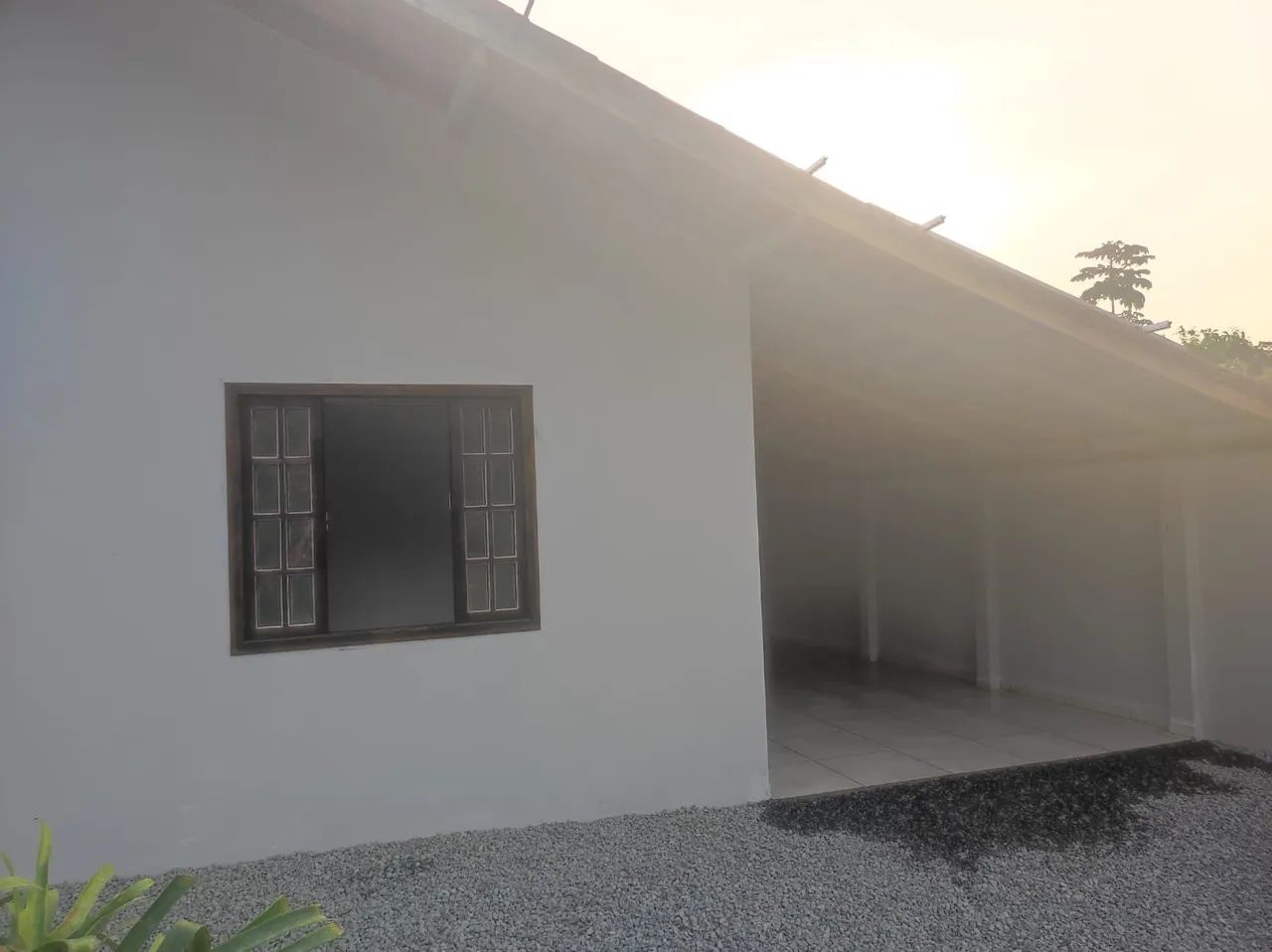 Alugo casa para duas pessoas, livre de taxas (Água, IPTU, Lixo) - Foto 2