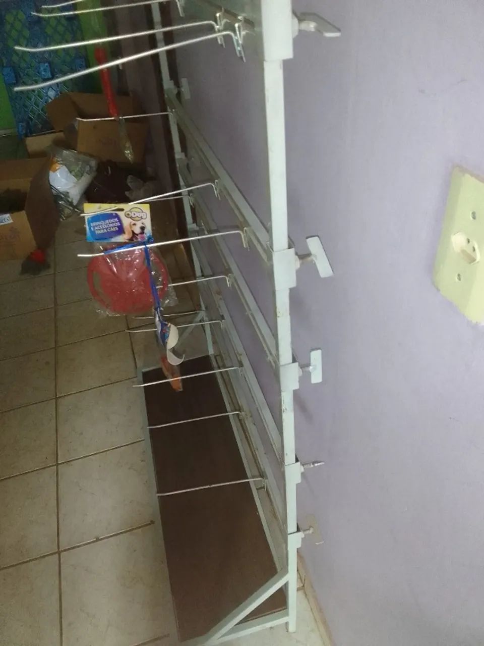 Estantes/Ganchos com prateleiras e travessas móvel para ganchos - Foto 5