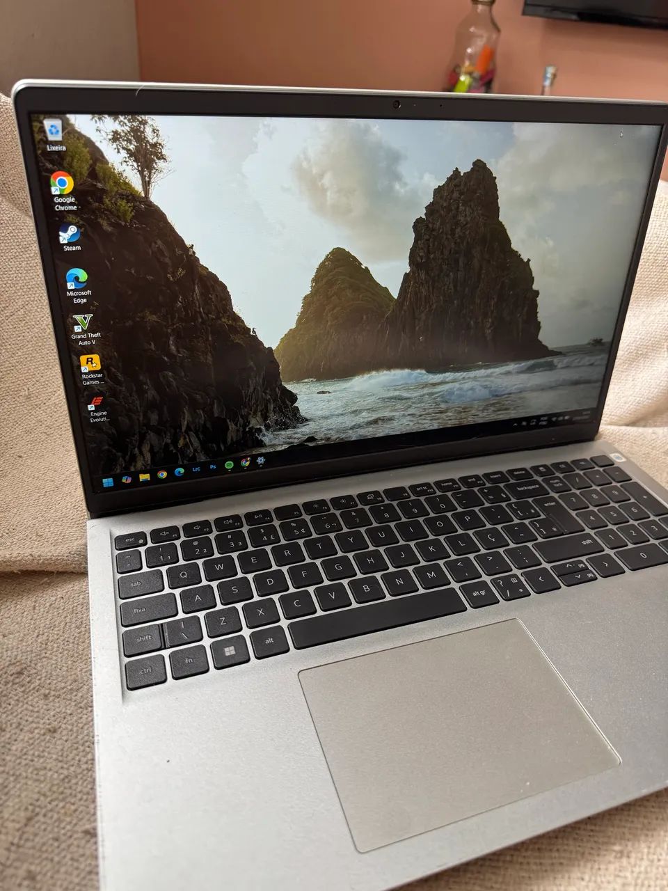 Notebook Dell Inspiration 15 / 16bg de ram 556gb
