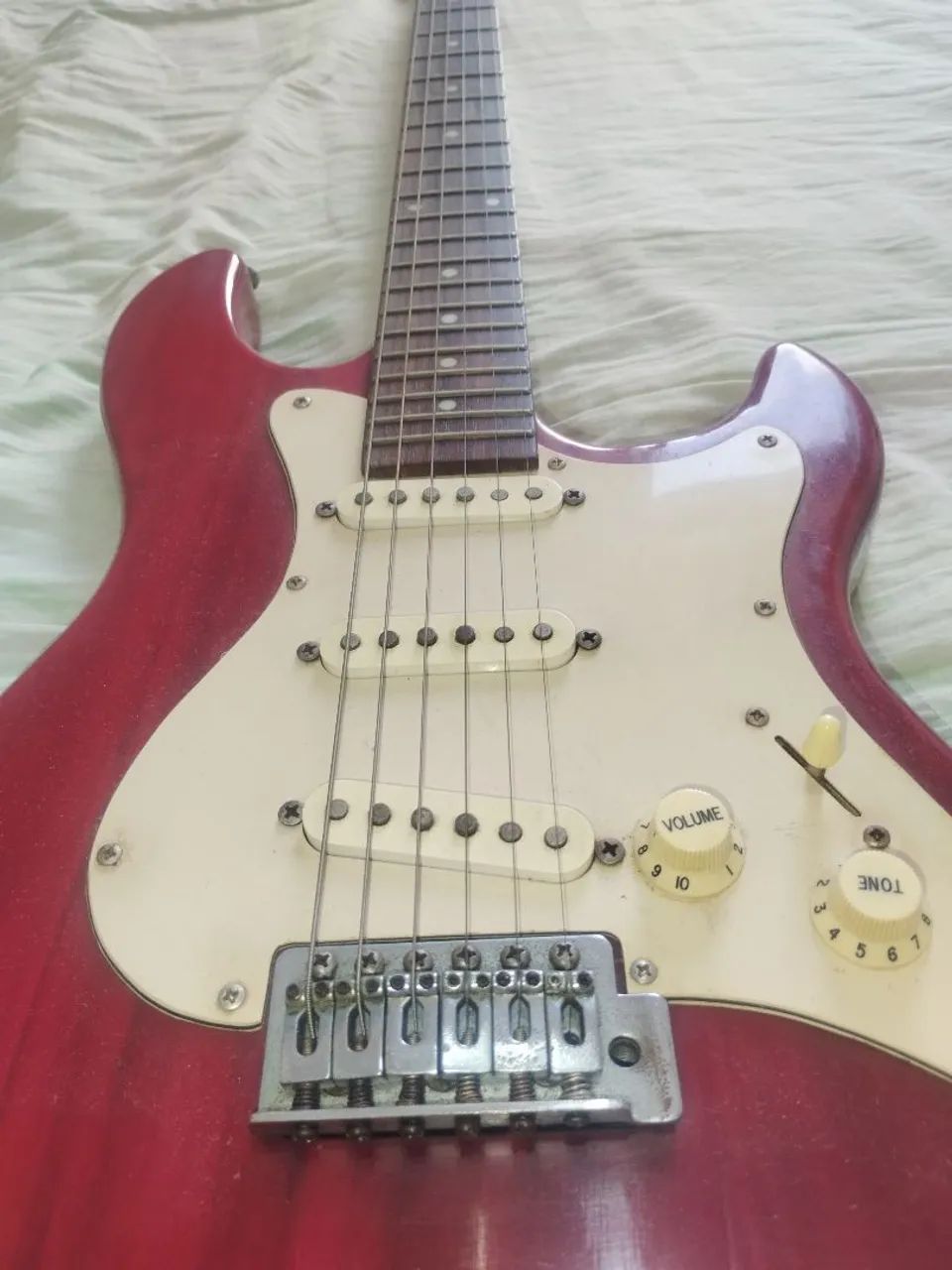 Guitarra modelo Stratocaster Strindberg com capa - Foto 3
