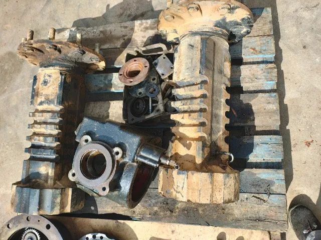 Eixo traseiro retroescavadeira XCMG -  XT870BR disponível retirar peças - Foto 4