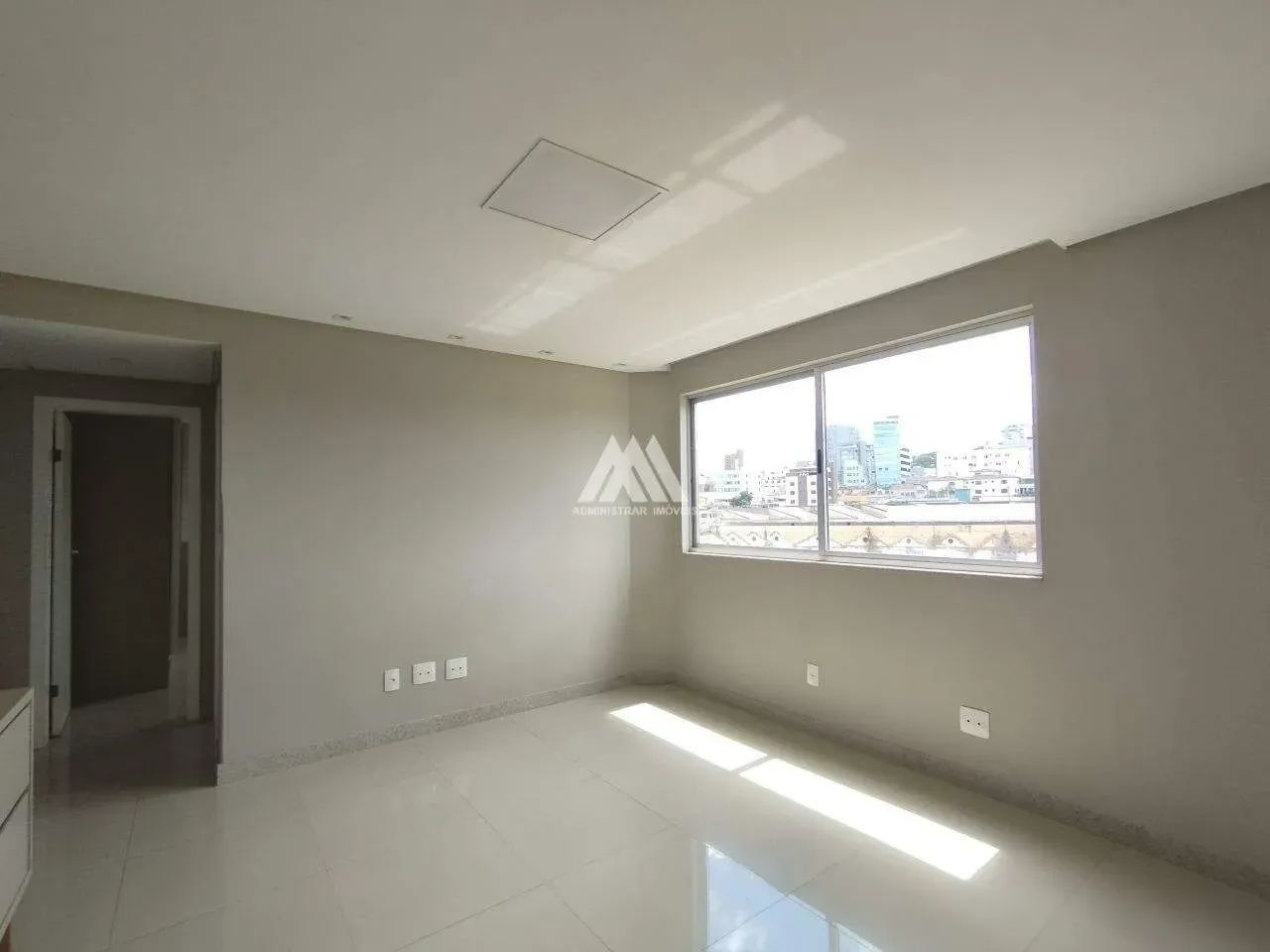 Alugo apartamento em Itaúna em ótima localização no centro! - Foto 5