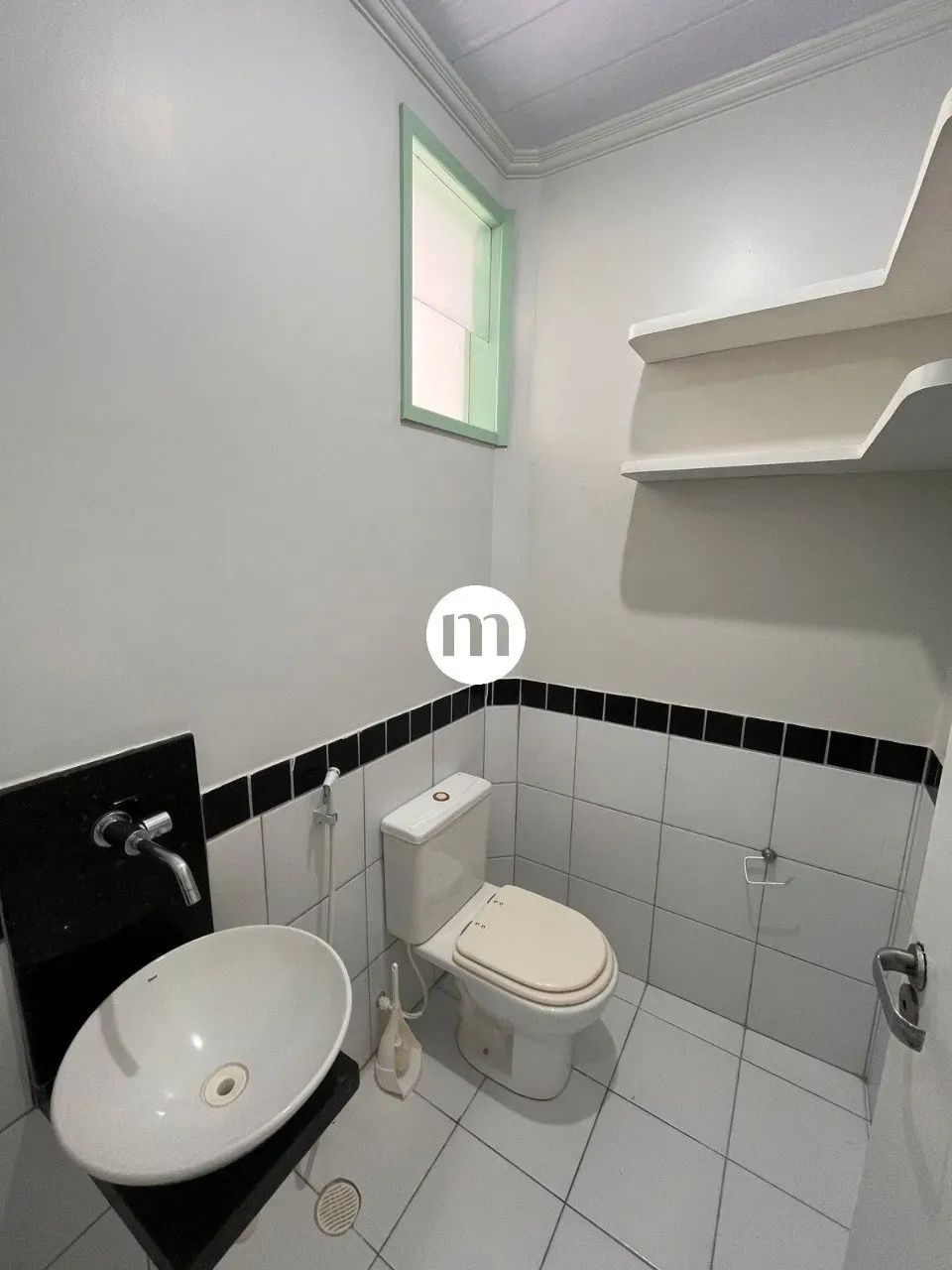 Prédio comercial com 4 salas e 1 Loja com vitrine - Farol - Foto 5