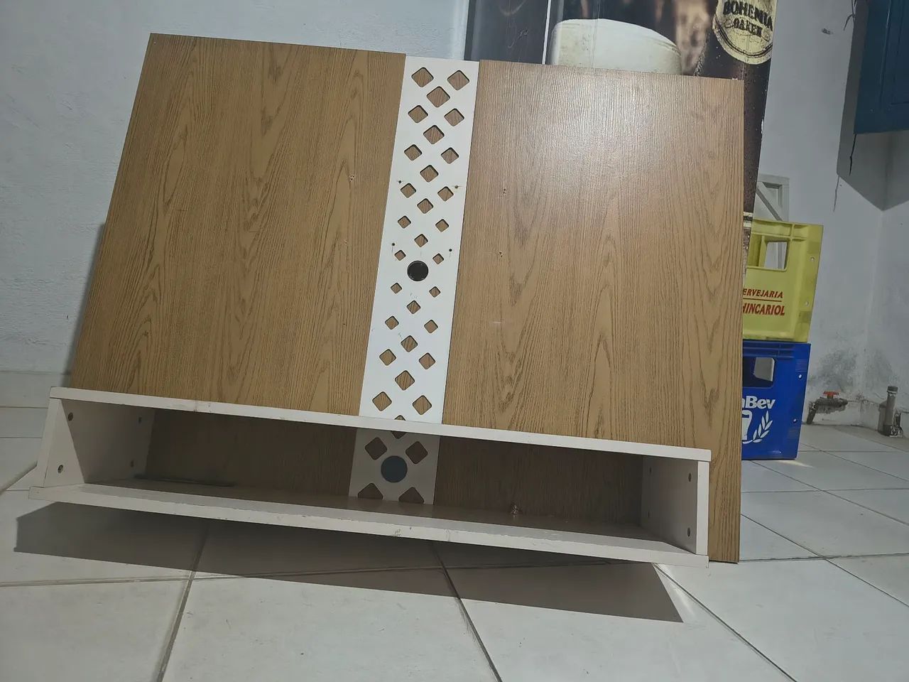 Wall panel with niche64962179911042122