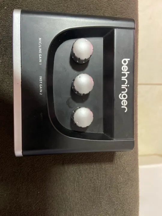 INTERFACE DE ÁUDIO BEHRINGER UM2 - Foto 2