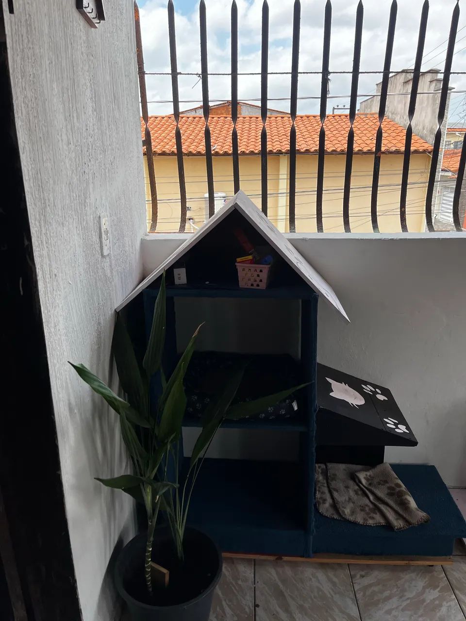 Casa para gato com arranhador - Foto 2