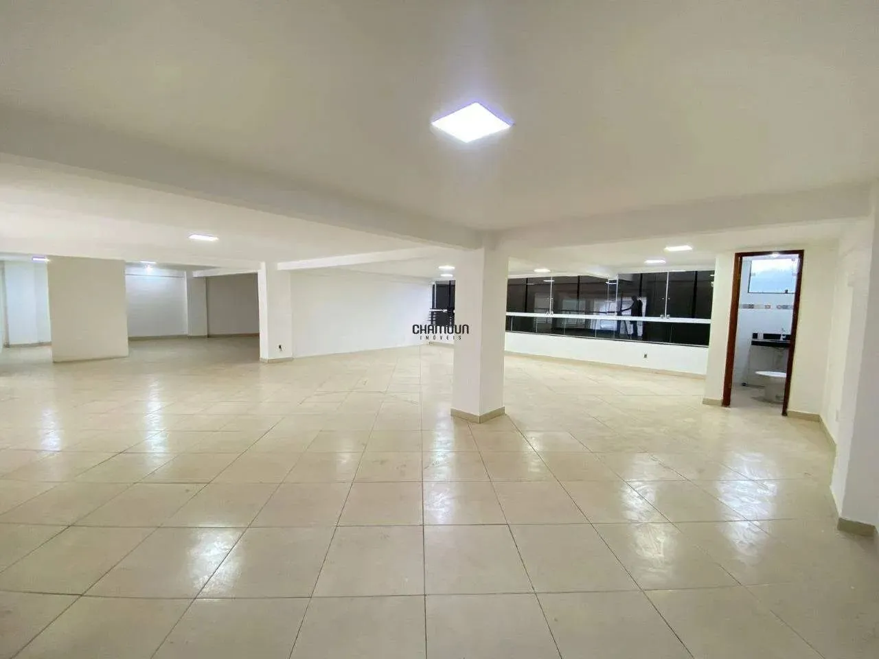 Excelente loja com 500 m² para Locação na avenida principal no Aeroporto, Guarapari/ES.