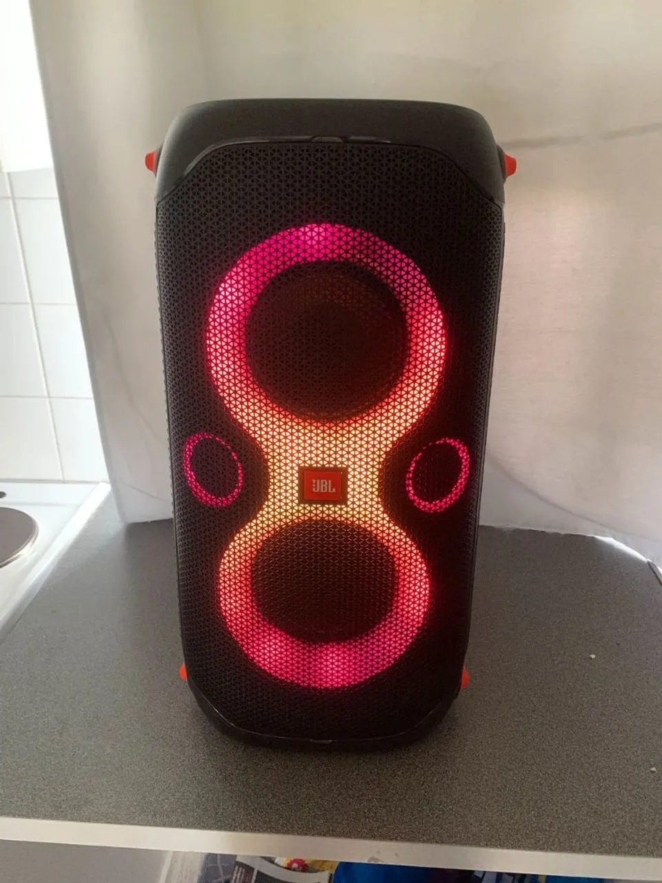 Caixa de Som JBL Party Box 110 Usada muito bem conservada funciona tudo perfeitamente,