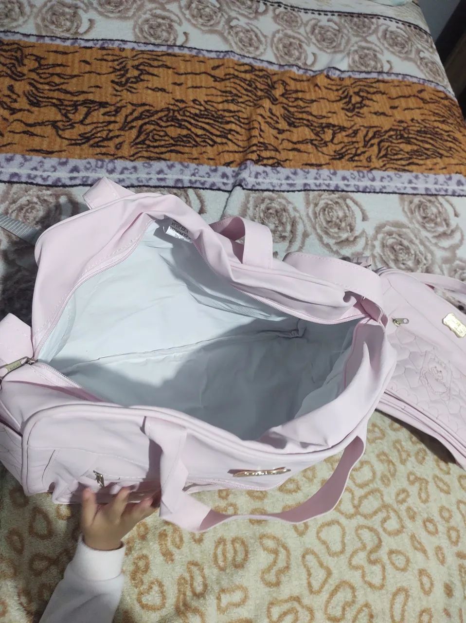 Kit de bolsas maternidade rosa com detalhes fofos - Foto 4