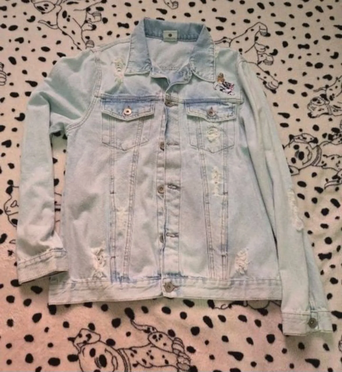 Jaqueta Jeans Clara Destroyed com Detalhes