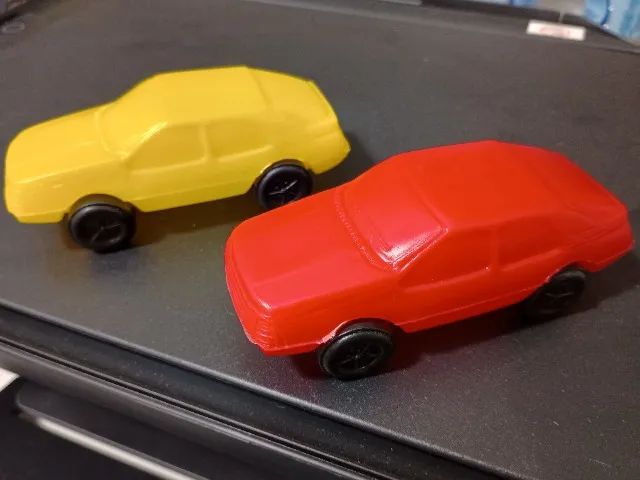 Miniatura Carrinho Plástico Bolha Renault ( amarelo ou vermelho ) Kombi Fusca - Foto 2