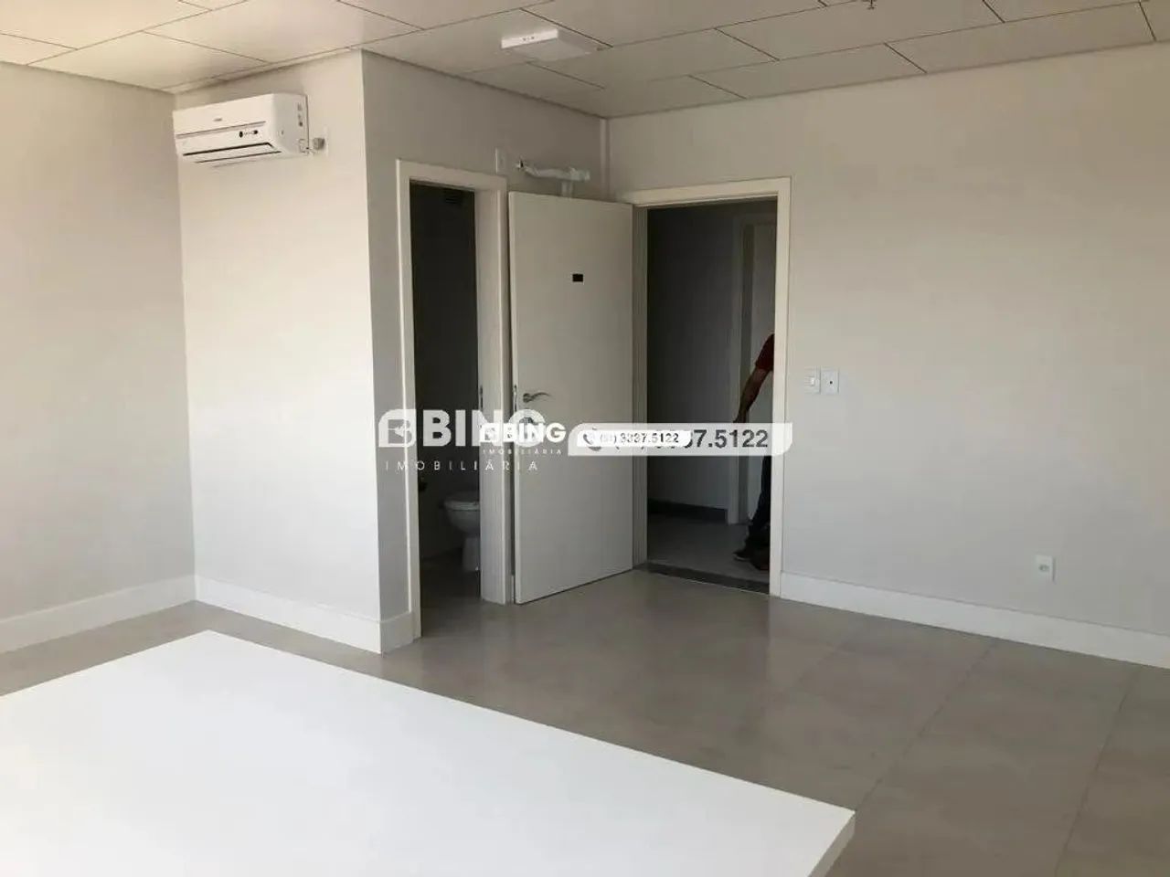 Sala Comercial no Unique Business Center Garvatai