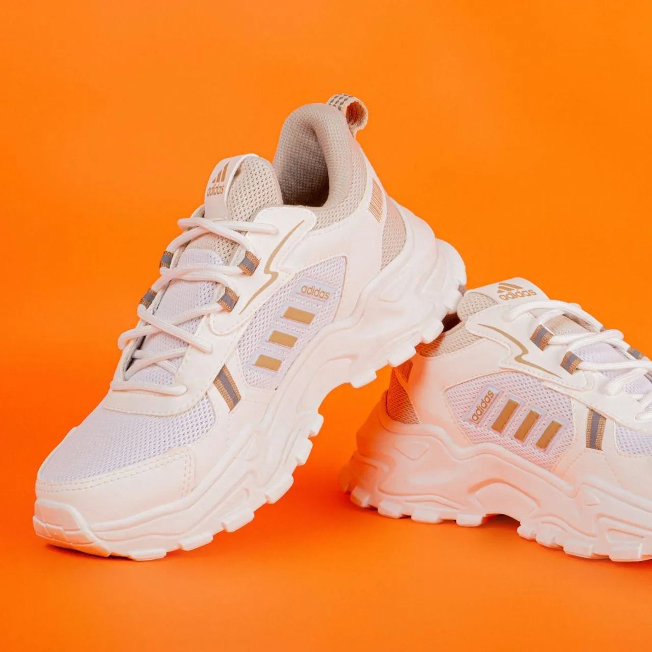 Tênis Adidas Branco Feminino - Foto 2