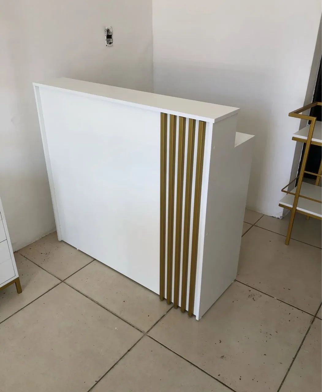 Fabricamos araras e balcões para loja de roupa  - Foto 5