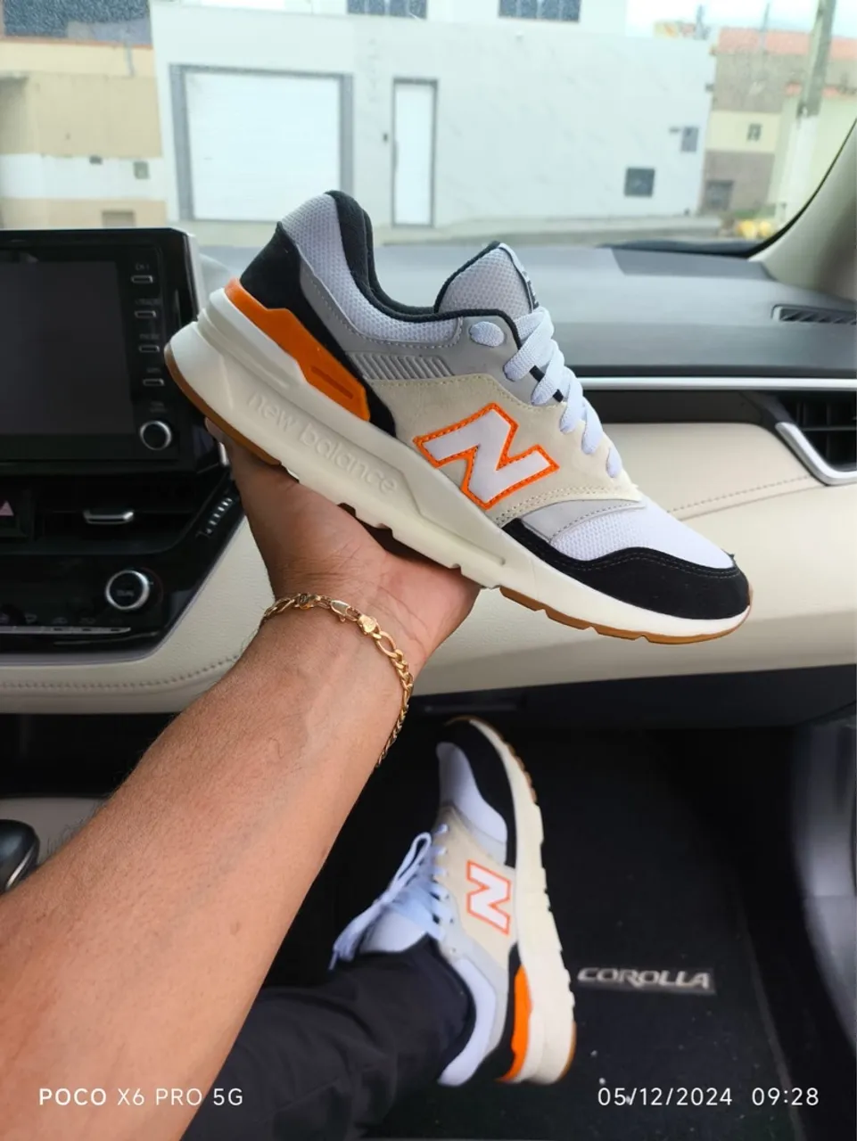 New Balance 997H - Laranja, Bege e Preto