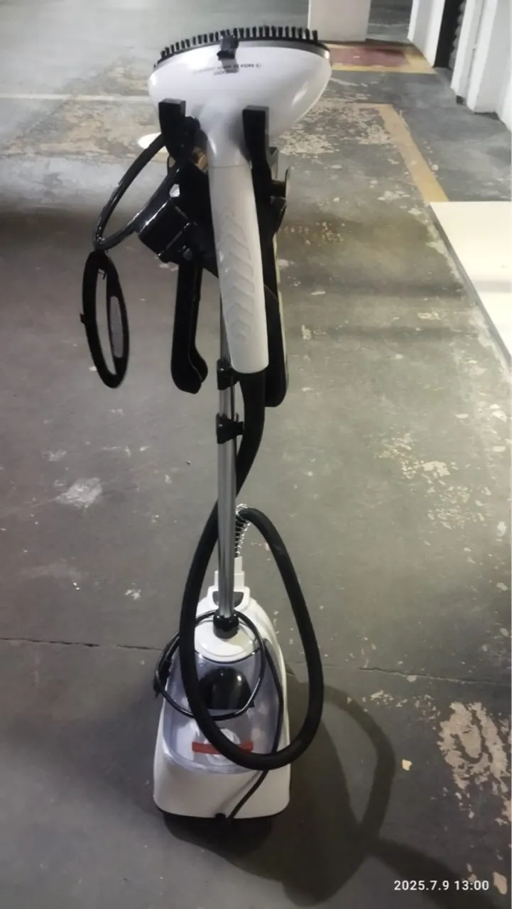 Passadeira a vapor Cadence branca 220v