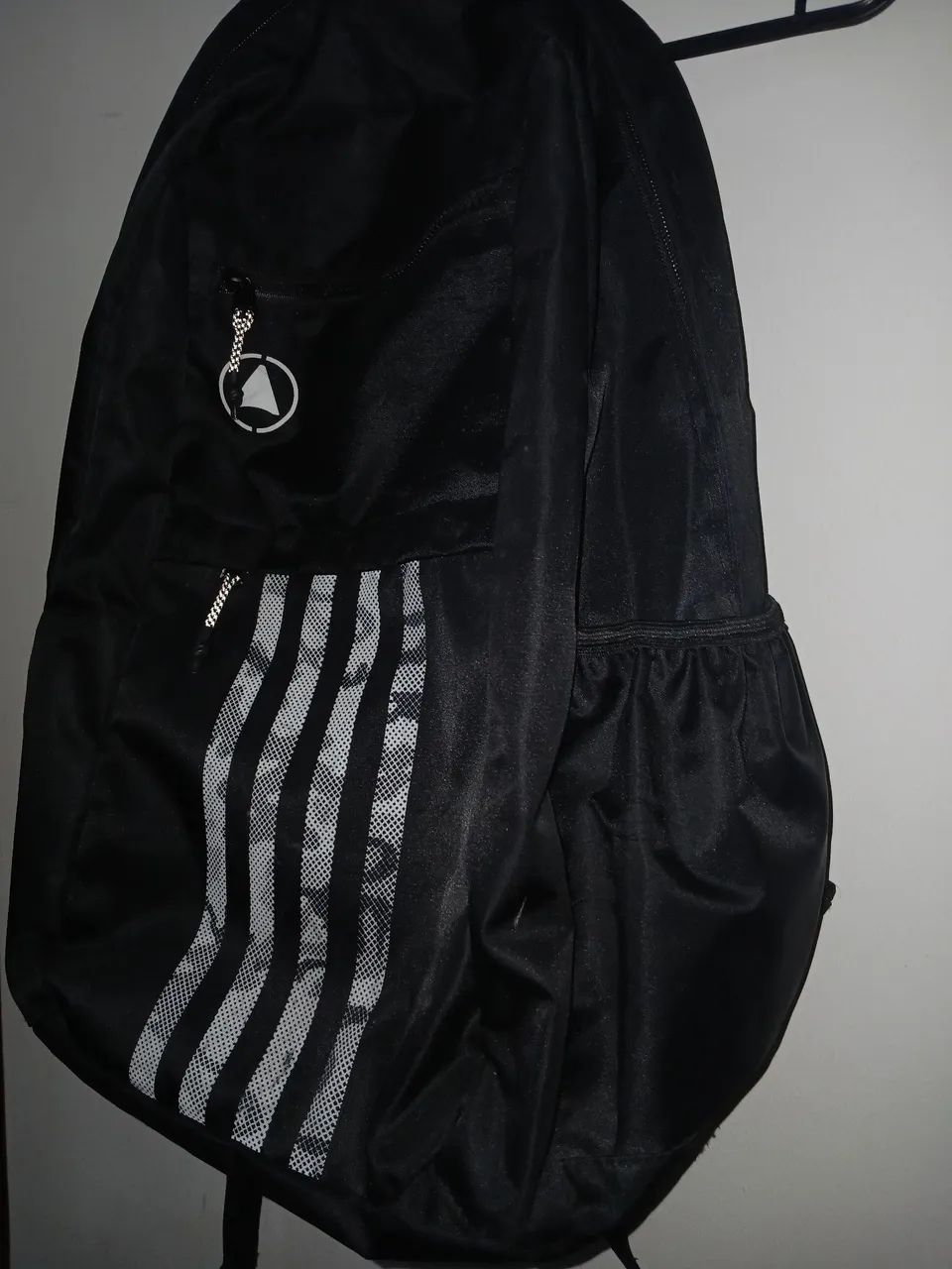 Mochila com Detalhes em Branco - Foto 4