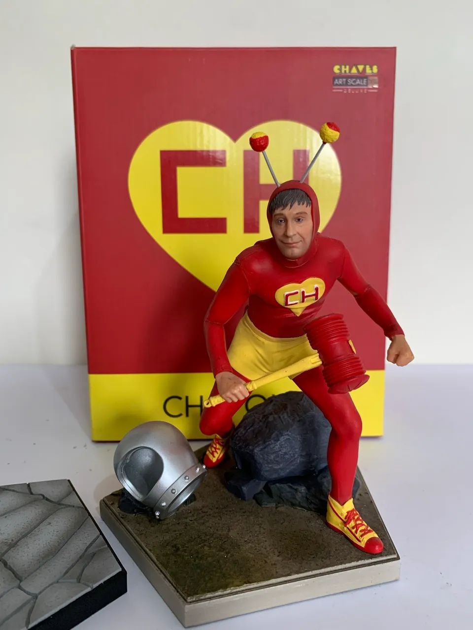 Chapolin Versão Deluxe Iron Studio 1/10 